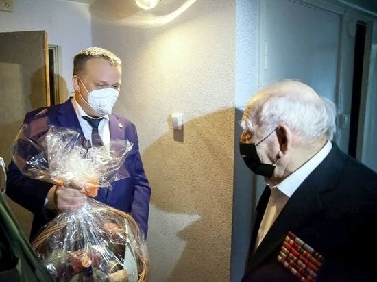 Андрей Никитин поздравил с 96-летием ветерана Великой Отечественной войны
