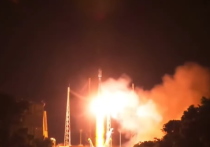 На космодроме Куру во Французской Гвиане стартовала ракета-носитель "Союз-СТ-Б" с разгонным блоком "Фрегат-М", которая должна вывести на орбиту 34 спутника OneWeb