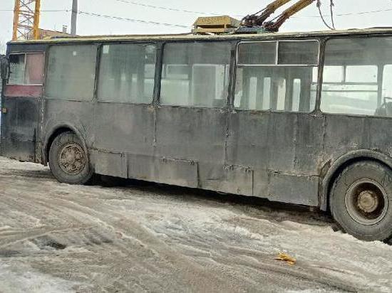 В Рязани засняли «готический» троллейбус №3
