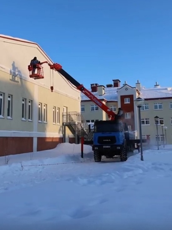Индивидуальный дизайн: в Тарко-Сале монтируют архитектурную подсветку