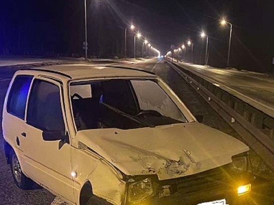 В Белгородской области СеАЗ врезался в "Ладу" с легковушкой на буксире