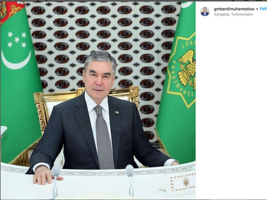 Глава Туркмении решил "предоставить дорогу" молодым руководителям