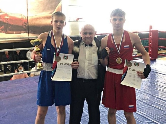 Ямальские боксеры завоевали 2 серебряные медали на турнире в Томске
