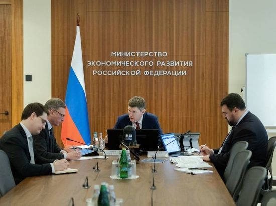 Александр Бурков обсудил ускорение экономического развития Омской области с федеральным министром