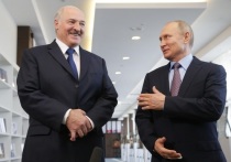 Президент России Владимир Путин провел телефонный разговор с белорусским коллегой Александром Лукашенко