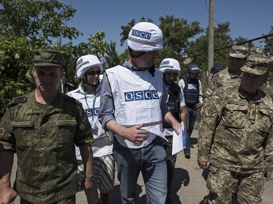 Американцы из миссии ОБСЕ экстренно выезжают из ДНР