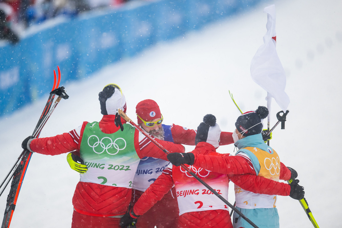 Российская сборная впервые с 1980 года выиграла мужскую эстафету в лыжах