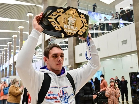 Чемпион мира из Минусинска Марк Петровский дебютирует в профессиональном боксе