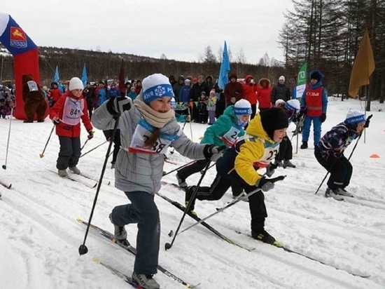 Массовые старты на Колыме собрали сотни лыжников