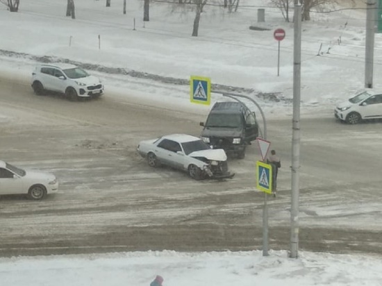 В Барнауле доставщик пиццы попал в жесткое ДТП
