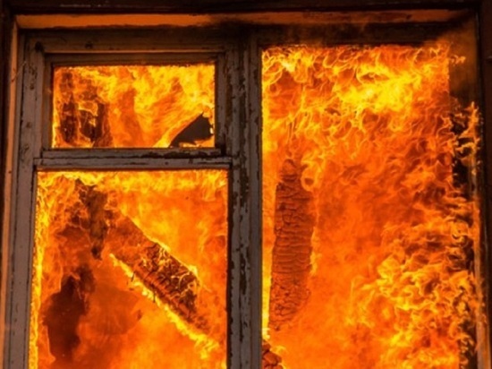 Кухонный пожар под Шенкурском едва не уничтожил многоквартирный дом