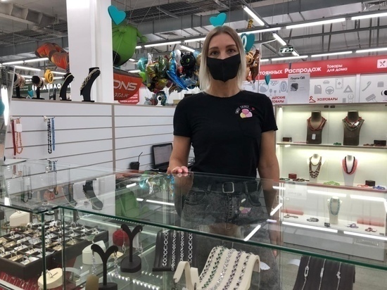 В Омском парке готовят к открытию новый торговый центр