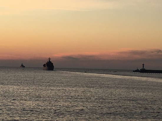 В Черном море прошли учения экипажа старейшего судна ВМФ России