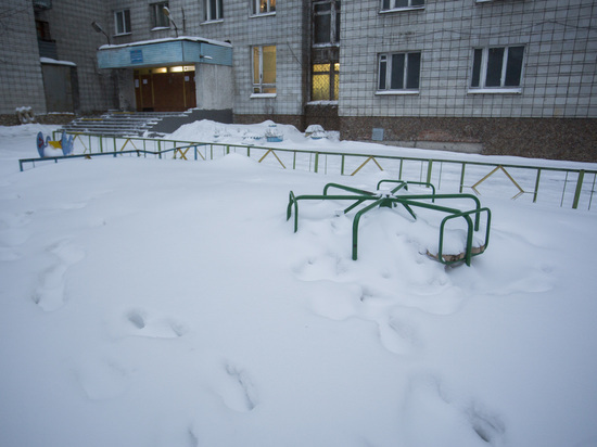 Госжилинспекция штрафует управляющие компании в Омске за плохую уборку снега во дворах