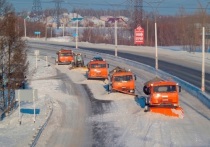 В предыдущие сутки, 14 февраля, на снегоочистке были задействованы 129 единиц специализированной дорожной техники и 185 сотрудников подрядных организаций