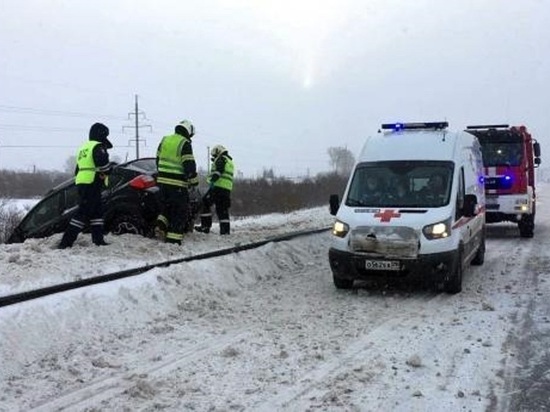 На трассе рядом с Архангельском водитель умер от приступа прямо за рулём