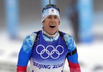 Российский биатлонист Эдуард Латыпов эмоционально отреагировал на свою неудачу на заключительном этапе олимпийской эстафеты в Пекине