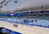 Российские конькобежцы Даниил Алдошкин, Сергей Трофимов и Руслан Захаров завоевали серебро в командной гонке на Олимпиаде в Пекине