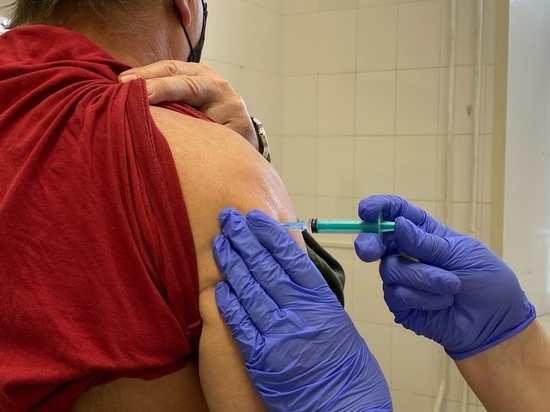 Больше 246 тысяч пенсионеров вакцинировались от COVID-19 в Тверской области
