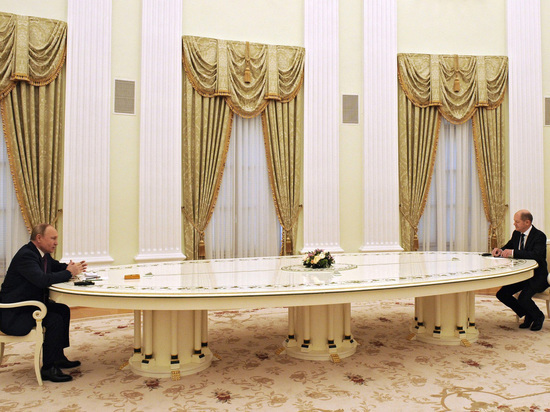 Путин напомнил Шольцу о надежности поставок российского газа