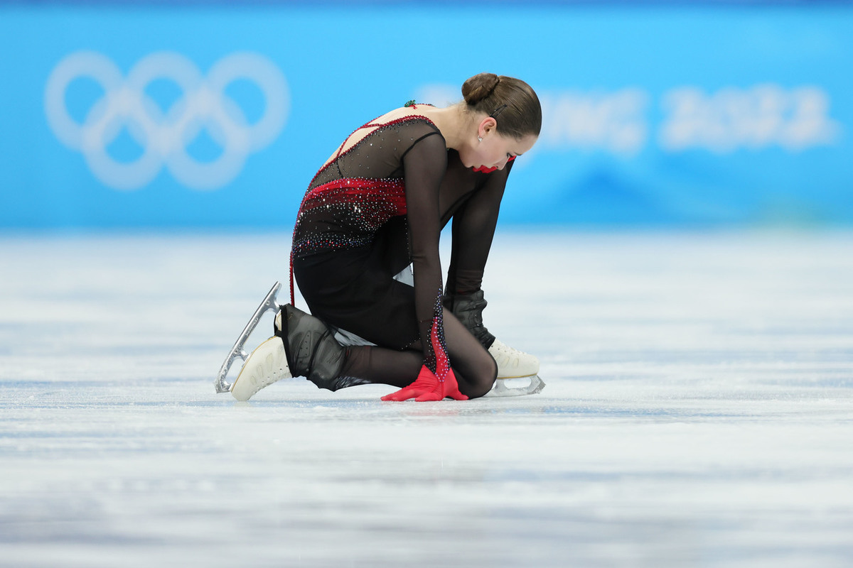 Валиева захватила промежуточное лидерство в короткой программе Олимпиады