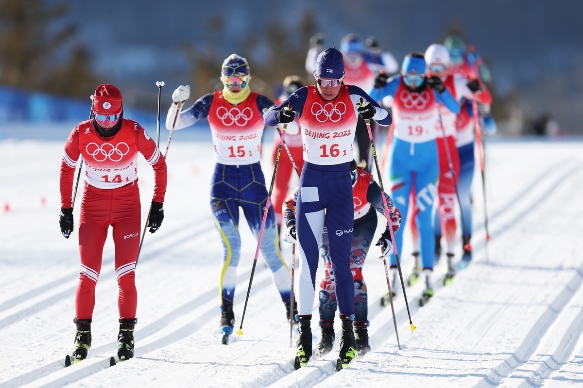 Лыжницы Непряева и Ступак выиграли бронзу в командном спринте на Олимпиаде