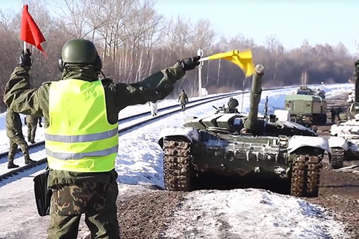 22 февраля военная операция. Военная техника на границе. Танкисты на Украине 2022.