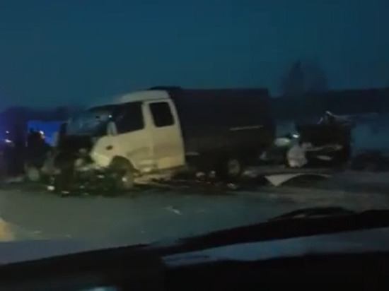 Четверо погибли, машины вдребезги: водители сообщили о массовой аварии под Кемеровом