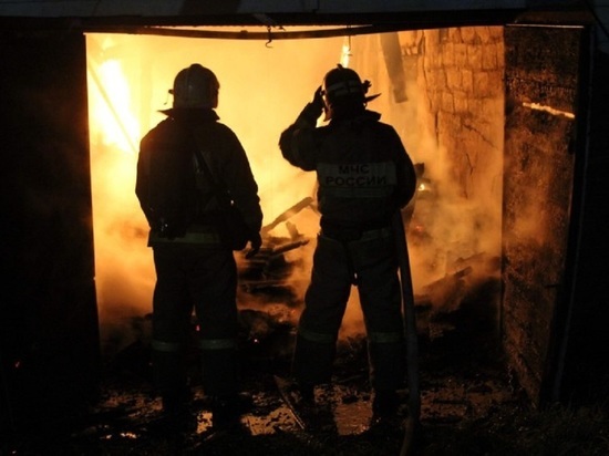Мужчина погиб при серьезном пожаре в Барнауле
