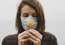 Вдыхать всевозможные запахи — от аромата роз до ацетона  – придется в ближайшем будущем пациентам поликлиник для диагностики и лечения аносмии, то есть, нарушения обоняния