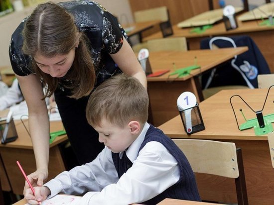 Учителей – лингвистов заманивают в 33 регион, обещая миллионы