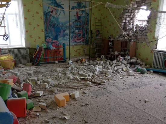 Украинская армия разбомбила детский сад в ЛНР