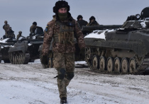 Россия, довольно внятно поворчав, стала потихоньку отползать от украинской границы, и одновременно началось обострение на Донбассе