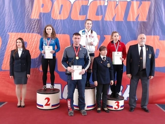 Алена Гочаренко из Хакасии стала чемпионкой России по пауэрлифтингу