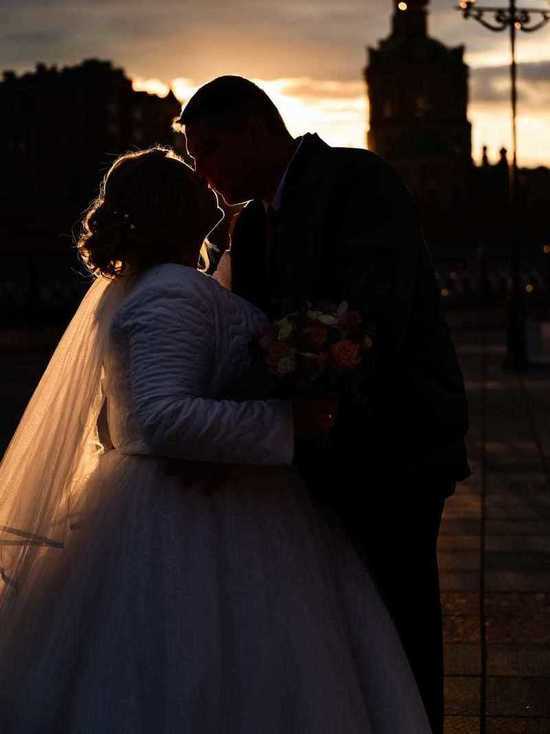 Бракосочетание в красивую дату выбрали для себя более 100 пар Чувашии