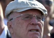 Заместитель руководителя думской фракции ЛДПР Ярослав Нилов сообщил, что глава партии Владимир Жириновский, ранее госпитализированный с коронавирусом COVID-19, идет на поправку
