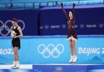 Международный союз конькобежцев (ISU) самостоятельно выбирает фигуристов для участия в показательных выступлениях на Олимпийских играх в Пекине