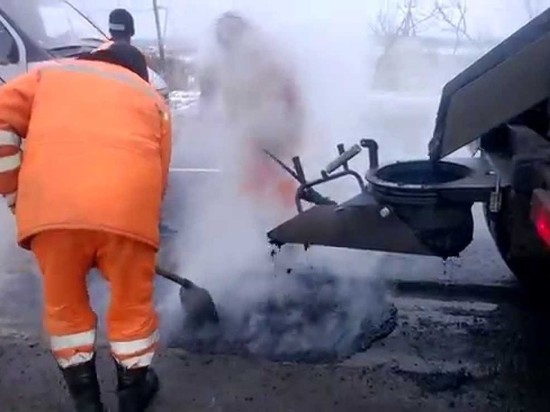 В Кирове начался сезон ямочного ремонта дорог