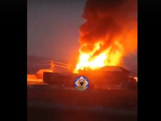 Пожар уничтожил банкетную зону и крышу кафе «Сэлэнгэ» под Читой