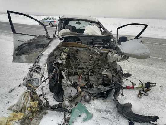 Два человека погибли в кошмарном ДТП на федеральной трассе в Красноярском крае