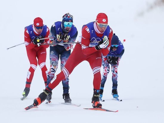 Александр Большунов завоевал очередное золото Зимней Олимпиады в Пекине