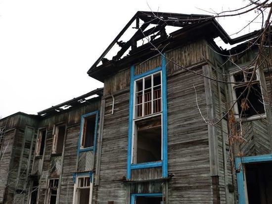 В Мурманске снесут четыре деревянных здания в аварийном состоянии