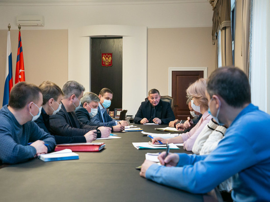 Губернатор Андрей Бочаров провел рабочее совещание на случай ЧС