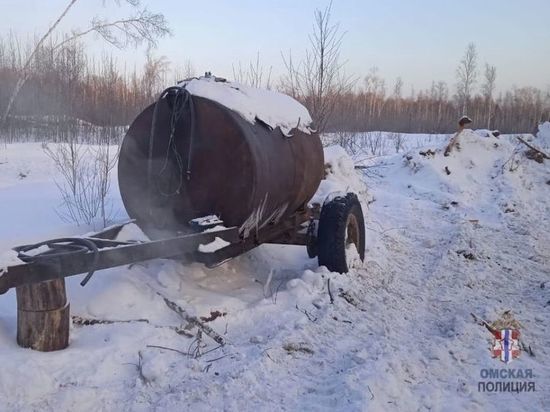 На севере Омской области два брата похитили и перепродали больше 200 литров топлива
