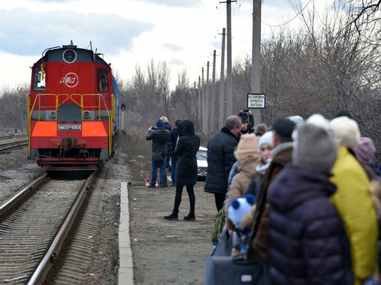Волонтёр рассказал об эвакуации жителей Донбасса: пропускали без документов