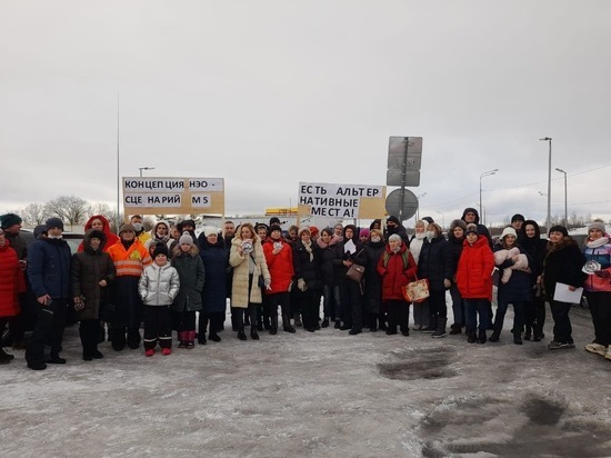 Протест против «мусорной концепции» в формате сбора подписей прошел рядом с Мяглово