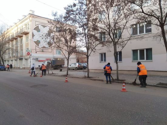 В Астрахани установилась благоприятная погода для генеральной уборки после зимы