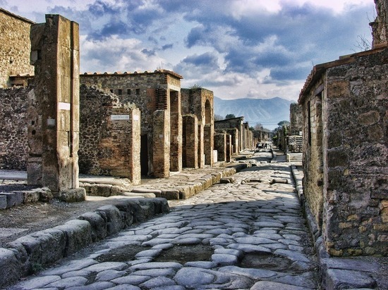 Мертвый город: в Италии спасают от повторной гибели древние Помпеи