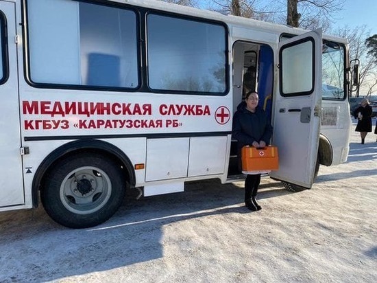 Жители отдаленных поселков Красноярского края проходят вакцинацию в мобильном ФАП