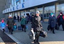К вечеру вчерашнего дня 53 тысячи беженцев с Донбасса пересекли границу России